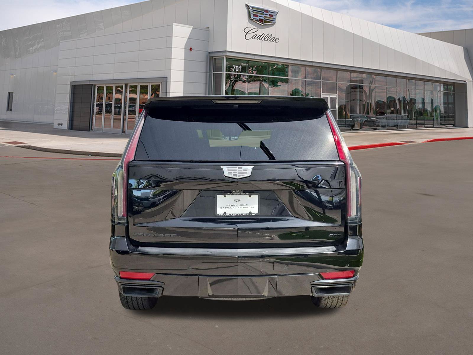 Used 2022 Cadillac Escalade Sport Platinum w/ Heavy-Duty Trailer Package AWD/4WD image 5