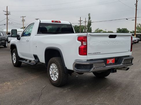 Used 2022 Chevrolet Silverado 2500 LT w/ Convenience Package AWD/4WD image 3
