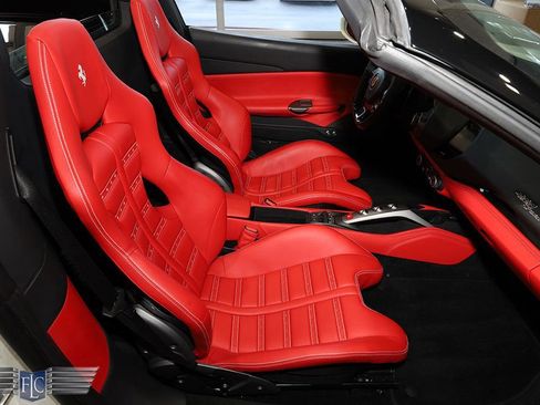 Used 2018 Ferrari 488 Spider RWD image 20