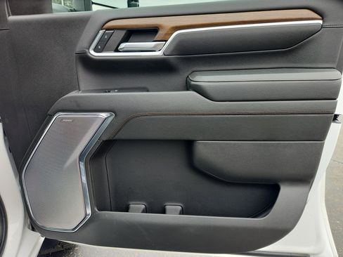 Used 2024 Chevrolet Silverado 2500 High Country image 45