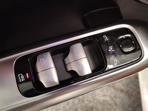 New 2026 Mercedes-Benz C 300 Sedan image 18