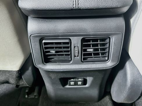 Used 2019 Toyota RAV4 Limited w/ Cold Weather Package FWD image 29