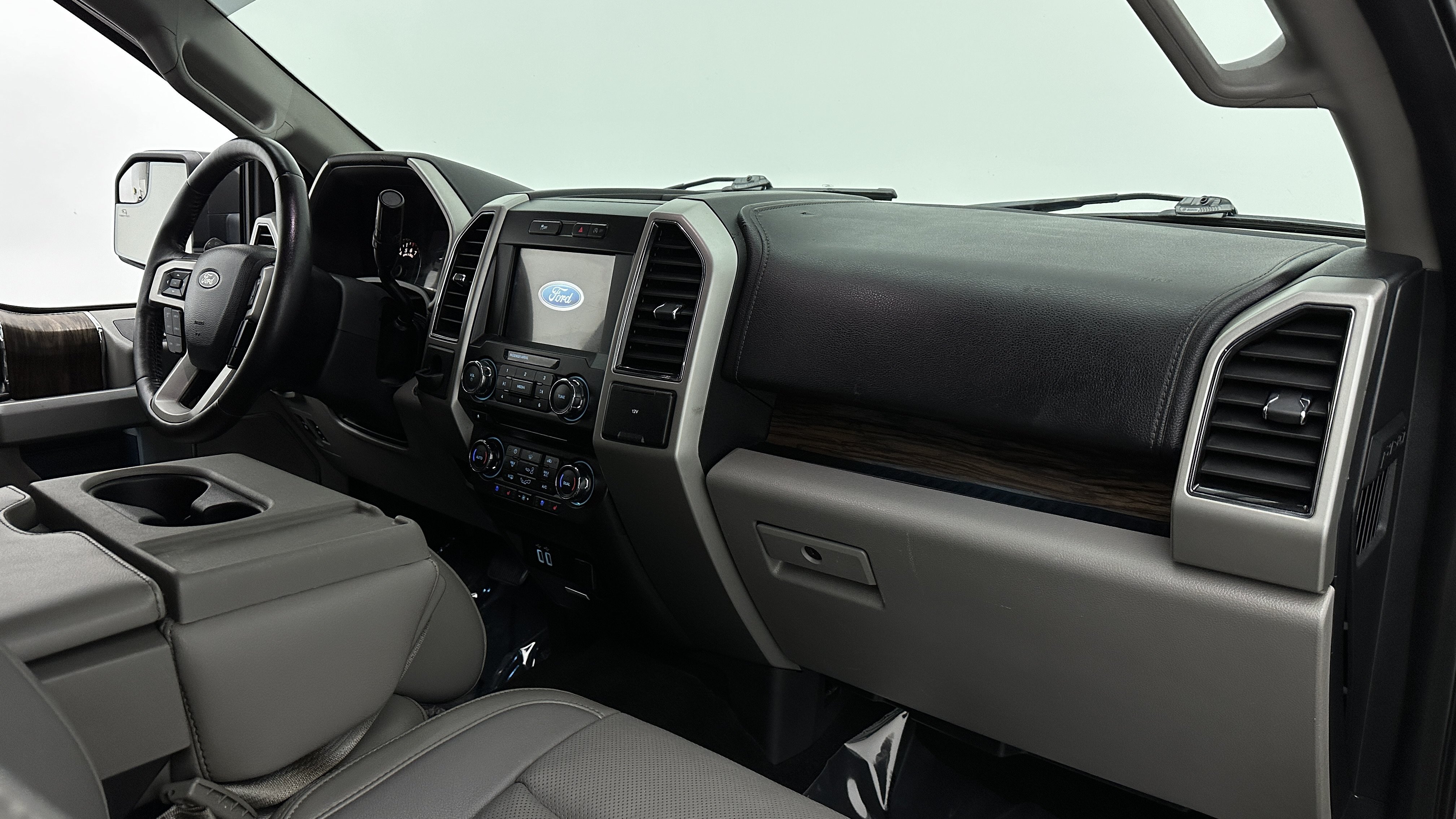 Used 2018 Ford F150 Lariat RWD image 36