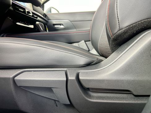 New 2025 Nissan Kicks SR image 20