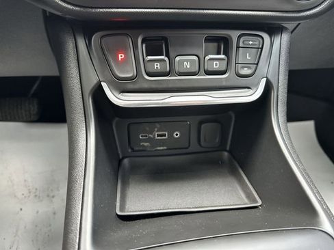 Used 2020 GMC Terrain SLE w/ Driver Convenience Package AWD/4WD image 23