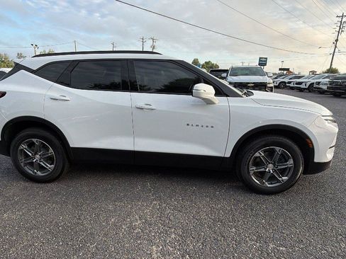 Used 2024 Chevrolet Blazer LT FWD image 8