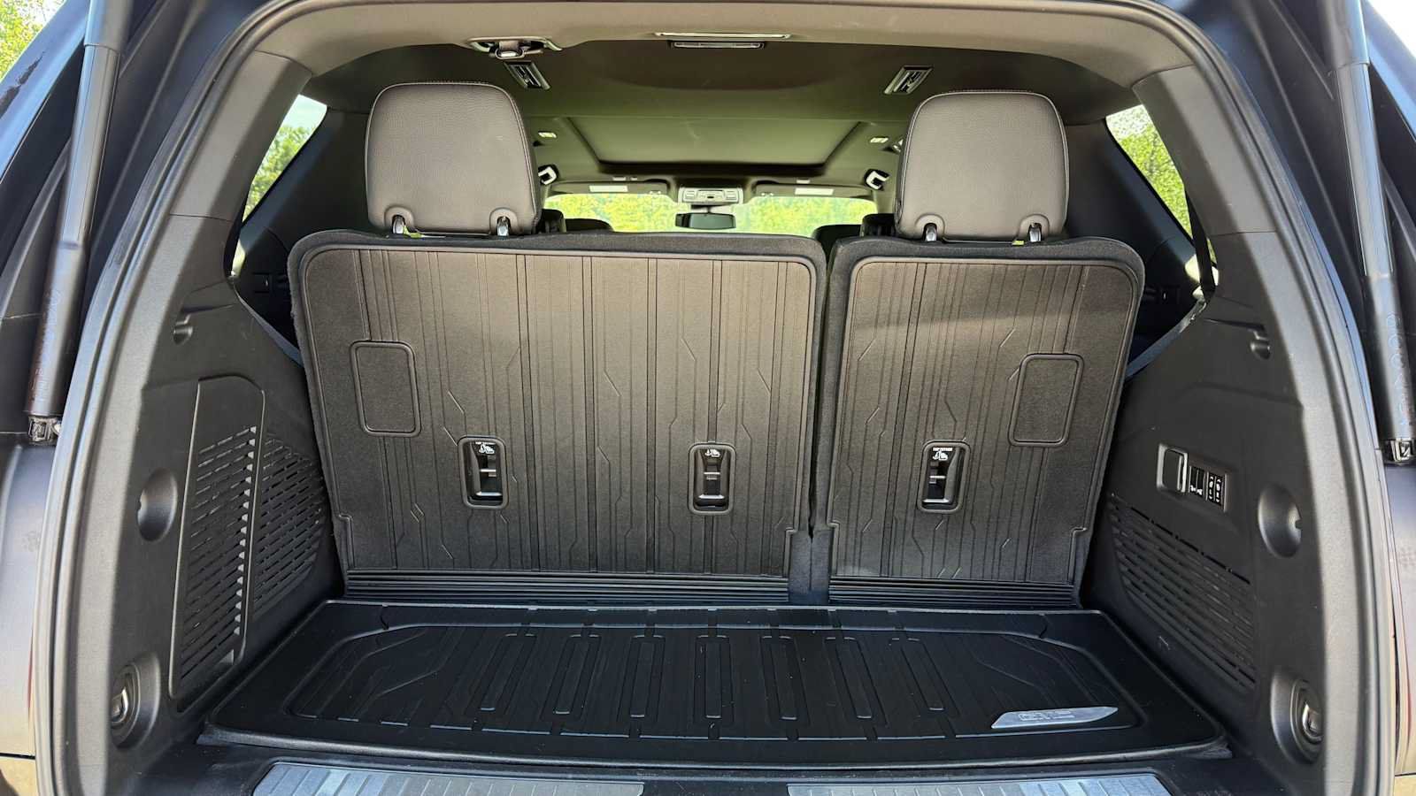 Used 2024 GMC Yukon Denali AWD/4WD image 29