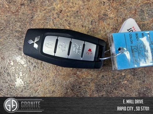 Used 2025 Mitsubishi Outlander SE FWD image 29
