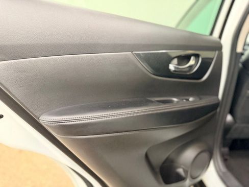 Used 2014 Nissan Rogue SL w/ SL Premium Package image 23