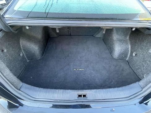 Used 2024 Nissan Altima 2.5 SV image 10