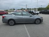 Used 2023 Nissan Altima 2.5 SV image 3