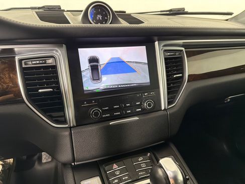 Used 2018 Porsche Macan S w/ Premium Package AWD/4WD image 16