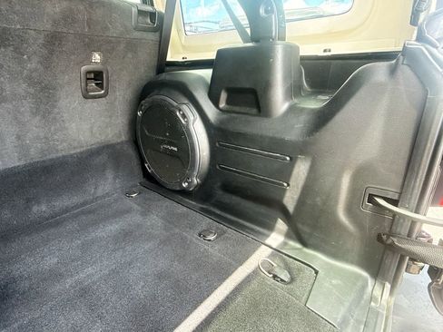 Used 2022 Jeep Wrangler Unlimited Sahara w/ Cold Weather Group AWD/4WD image 30