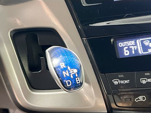 Used 2015 Toyota Prius V Five image 25
