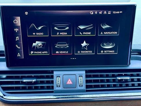 Used 2023 Audi Q5 2.0T Premium w/ Convenience Package image 19