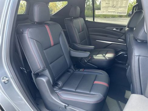 New 2026 Chevrolet Traverse RS w/ LPO, Floor Liner Package image 29