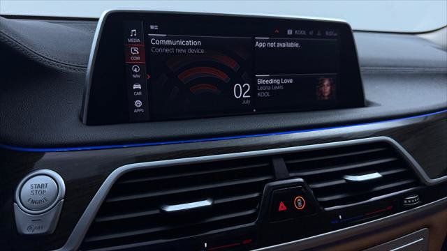 Used 2022 BMW 740i w/ Premium Package RWD image 30