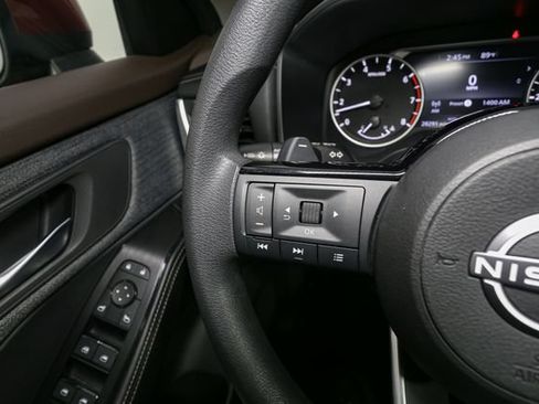 Used 2023 Nissan Rogue SV AWD/4WD image 25