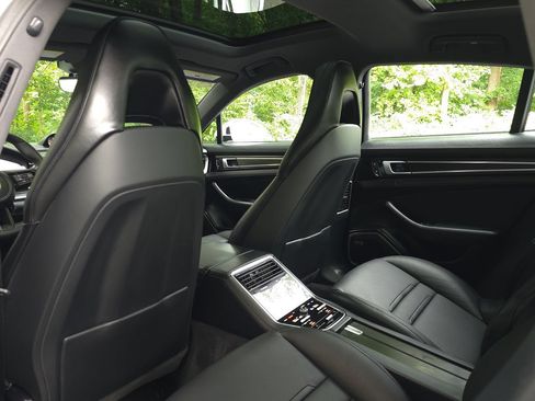 Used 2023 Porsche Panamera 4 Platinum Edition w/ Assistance Package AWD/4WD image 15