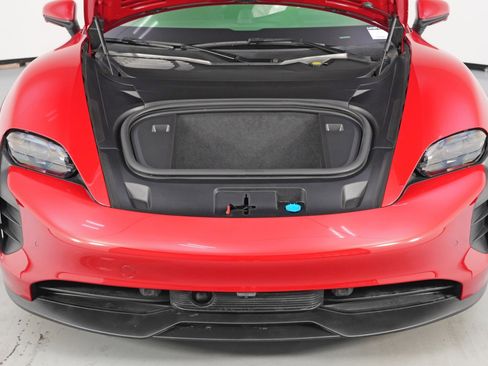 Used 2023 Porsche Taycan GTS image 5