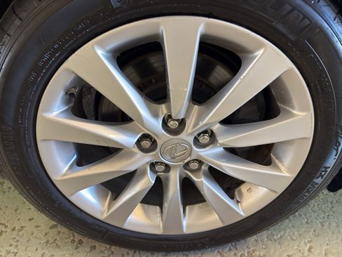 Used 2011 Lexus LS 460 AWD w/ Comfort Pkg image 38