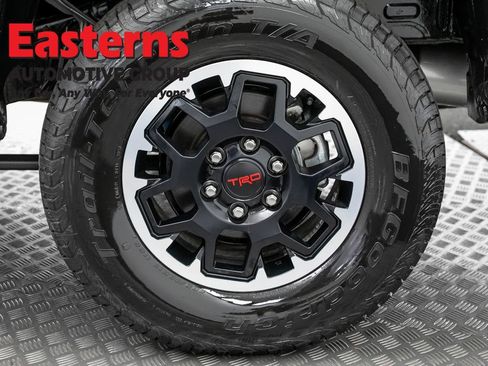 Used 2025 Toyota Tacoma TRD Off-Road AWD/4WD image 93