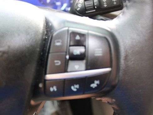 Used 2020 Ford Escape Titanium image 28