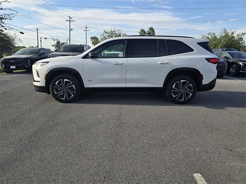 New 2026 Buick Enclave Sport Touring w/ LPO, Floor Liner Package image 8