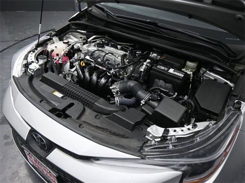 Used 2022 Toyota Corolla LE image 10