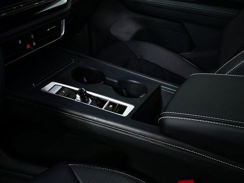 Certified 2025 Volkswagen Atlas Cross Sport SE image 12