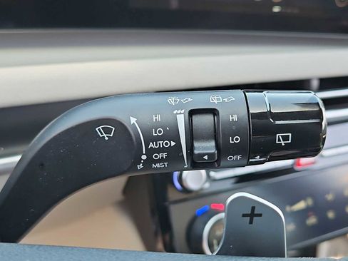 Certified 2025 Hyundai Tucson Limited AWD/4WD image 25