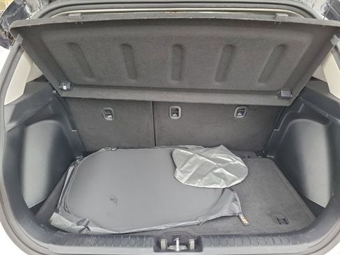 Used 2022 Hyundai Venue Limited w/ Cargo Package image 8