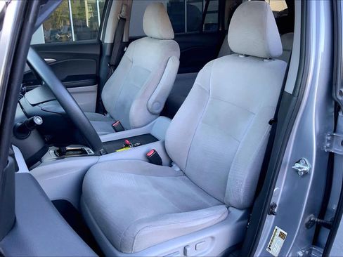 Used 2017 Honda Pilot EX image 8