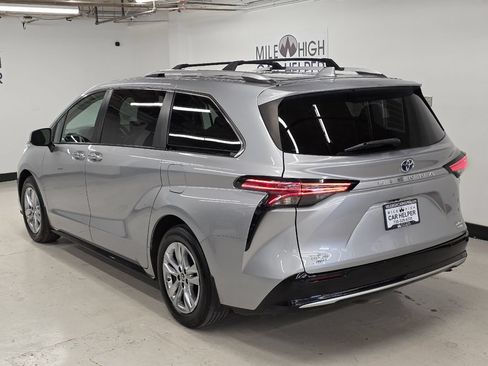 Used 2022 Toyota Sienna Limited AWD/4WD image 22