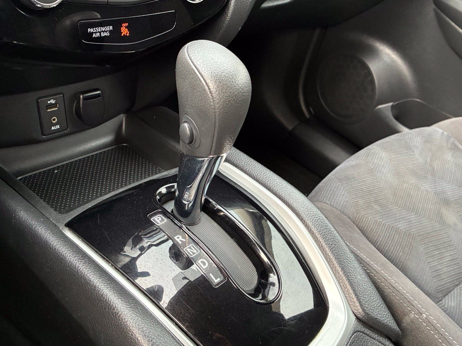 Used 2015 Nissan Rogue SV FWD image 26