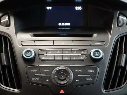 Used 2016 Ford Focus SE FWD image 19