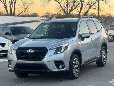 Used 2022 Subaru Forester Premium w/ Popular Package #1 image 1