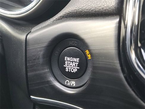 Used 2020 Jeep Grand Cherokee Limited image 25