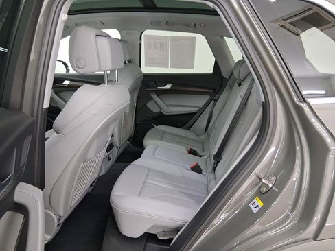 Used 2025 Audi Q5 e Premium image 12