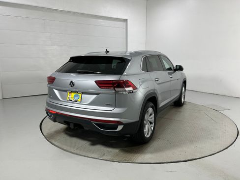Used 2020 Volkswagen Atlas Cross Sport SEL AWD/4WD image 38