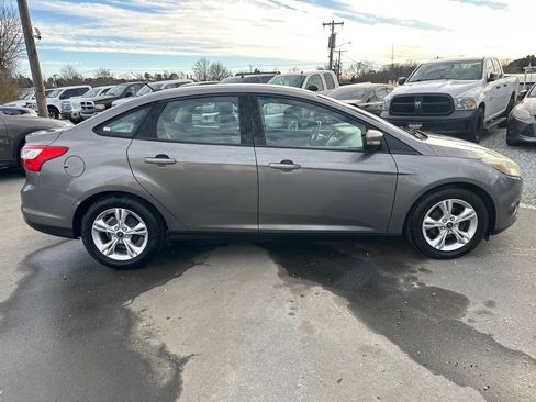 Used 2013 Ford Focus SE image 6