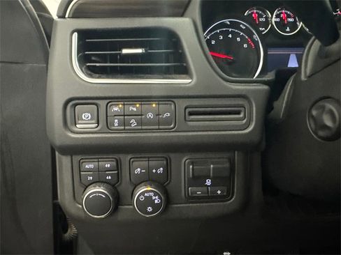 Used 2021 Chevrolet Tahoe Z71 w/ Z71 Signature Package image 11