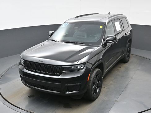 Used 2025 Jeep Grand Cherokee L Limited w/ Black Appearance Package image 33