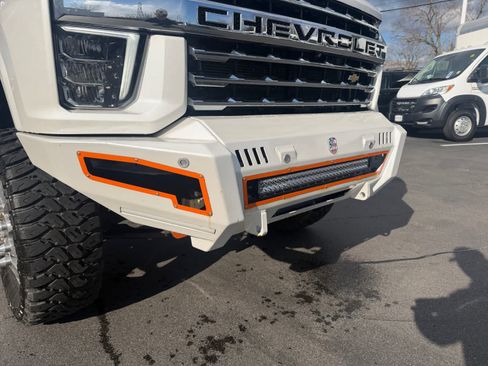 Used 2022 Chevrolet Silverado 3500 LTZ w/ LTZ Plus Package AWD/4WD image 17