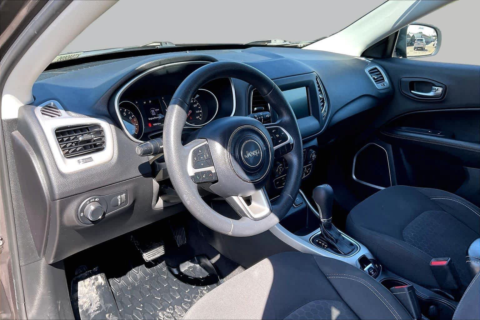 Used 2019 Jeep Compass Sport FWD image 17