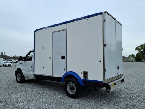 Used 2023 Ford E-350 and Econoline 350 Super Duty w/ Power Windows & Locks Group RWD image 9