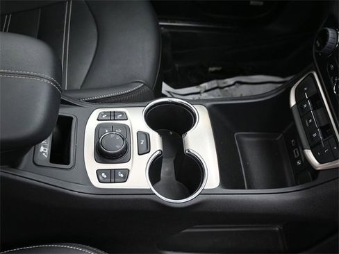 Used 2023 GMC Terrain Denali image 13