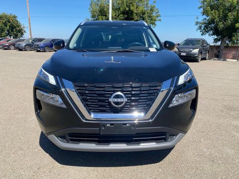 Used 2023 Nissan Rogue SV w/ SV Premium B Package FWD image 3