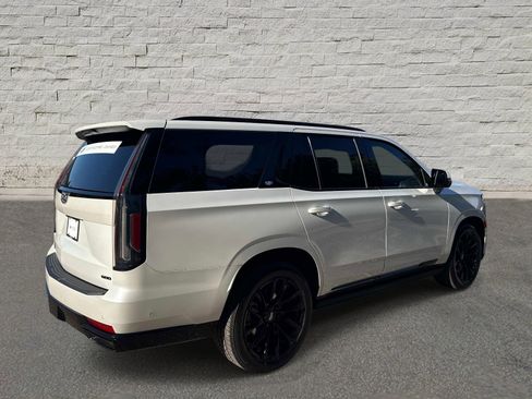 Certified 2024 Cadillac Escalade Sport Platinum w/ LPO, ONYX Package AWD/4WD image 5