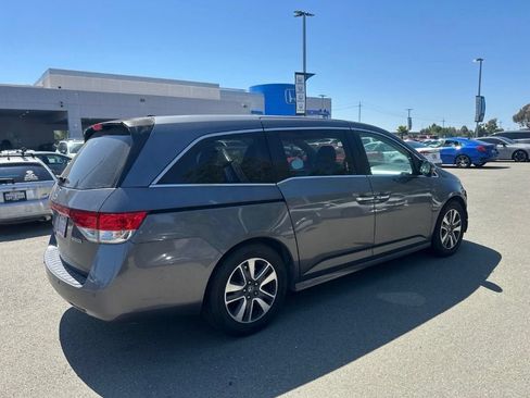 Used 2016 Honda Odyssey Touring image 3